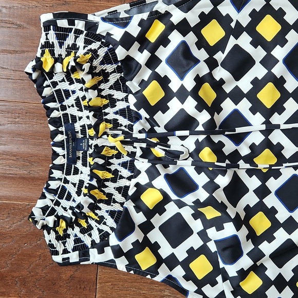 Banana Republic sleeveless blouse - Picture 2 of 5